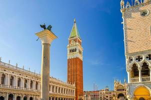 venedig stadtbild mit glockenturm glockenturm foto