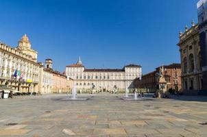 königlicher palast palazzo reale und san lorenzo kirchengebäude am burgplatz piazza castello foto