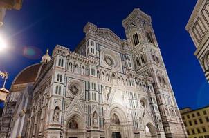 florenz duomo schöne marmorfassade, cattedrale di santa maria del fiore foto