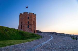 mittelalterlicher alter burgturm von gediminas gedimino, vilnius, litauen foto