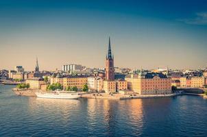 luftpanoramablick von oben auf den bezirk riddarholmen, stockholm, schweden foto