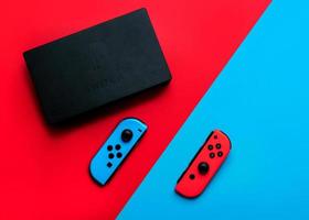 Nintendo Switch Videospielkonsole mit Nintendo Two Joy-Cons foto