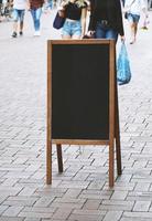 leere tafel werbetafel oder kundenstopper foto