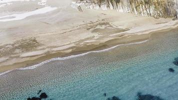 luftaufnahme der wasseroberfläche des meeres, des ozeans. foto