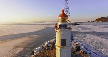 Luftaufnahme mit Blick auf den Leuchtturm. Wladiwostok, Russland