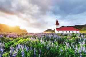 lutherische kirche in vik. Island. foto