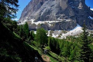 Weg beim Mountainbiken foto