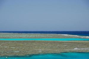riesiges korallenriff zum tauchen und schnorcheln in ägypten foto