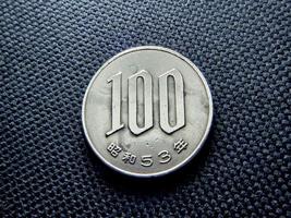 100 japanische Yen-Münze foto