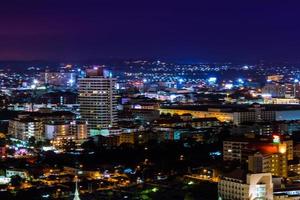 stadt pattaya thailand, nachtlicht foto