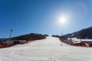 Blick auf die Skiwelt Vivaldi Park in Hongcheon City, Provinz Gangwon, Südkorea am 7. März 2014. foto