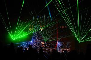 Lasershow in der Nacht foto