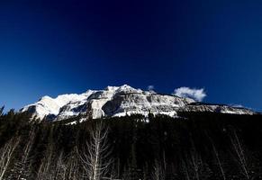 felsige Berge im Winter foto