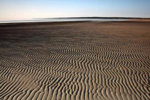 Sandflächen entlang des Ufers des Lake Winnipeg foto