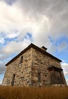 verlassenes Steinhaus im malerischen Saskatchewan foto