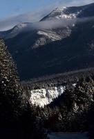 felsige Berge im Winter foto