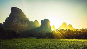 Landschaft der Berge in der Provinz Krabi Thailand foto