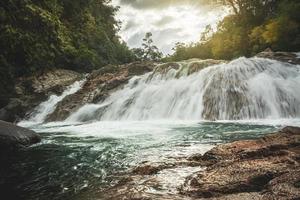 Manorah-Wasserfall-Nationalpark in Phattalung, Thailand foto