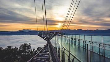 betong, yala, thailand talay mok aiyoeweng skywalk nebel aussichtspunkt es gibt morgens touristen besuchtes nebelmeer foto