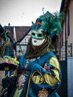 venezianischer karneval in rosheim, elsass, frankreich. foto