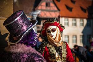 venezianischer karneval in rosheim, elsass, frankreich. foto