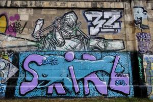 Wien, Österreich, 5. Februar 2014 - Blick auf Graffiti an der Wand in Wien. stadt wien bietet mit dem projekt wienerwand jungen künstlern aus der graffiti-szene legale räume für ihre kunst.