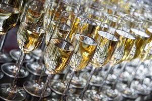 Weinglas mit Champagner foto
