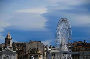 Riesenrad im Hafen von Marseille foto