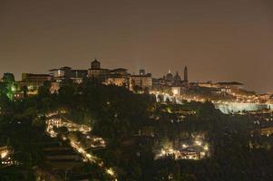 mittelalterliche stadt bergamo unesco erbe der menschheit foto