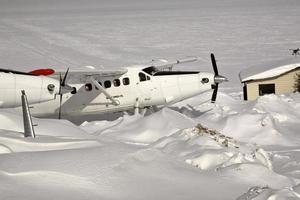 Buschflugzeug für den Winter am Ottersee geparkt foto