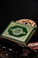 koran heiliges buch der muslime foto