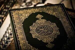 koran heiliges buch der muslime foto