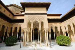 Hof der Löwen in der Alhambra foto