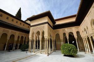 Hof der Löwen in der Alhambra foto