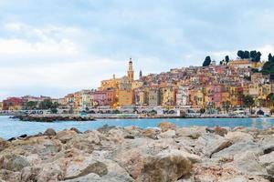 Menton an der Côte d'Azur, genannt die azur-Küste, liegt im Süden Frankreichs bei Sonnenaufgang foto