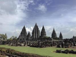 Schrein der hinduistischen Tempelanlage Prambanan, die in die Liste des Weltkulturerbes aufgenommen wurde. Yogyakarta, Zentral-Java, Indonesien foto