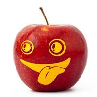 Smiley-Apfel isoliert auf weißem Hintergrund foto