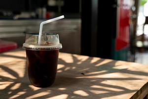 schwarzer Eiskaffee oder Americano-Kaffee foto