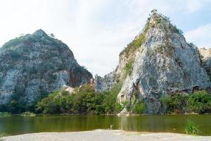 khao gnu steinpark in thailand foto