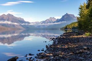 Blick auf den Lake McDonald in Montana foto