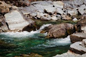 McDonald Creek im Glacier National Park foto