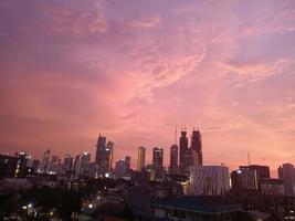 sonnenuntergang in jakarta foto