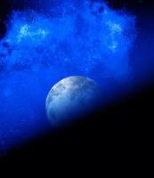 Mond und Reflexionen im blauen kosmischen Raum. Mond und super bunter tiefer dunkler Raum. Hintergrund Nachthimmel mit Sternen, Mond und Wolken. das Bild des Mondes von unvergleichlicher Schönheit. foto