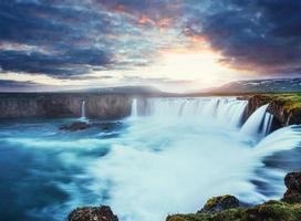 Godafoss-Wasserfall bei Sonnenuntergang. Beauty-Welt. Island, Europa foto