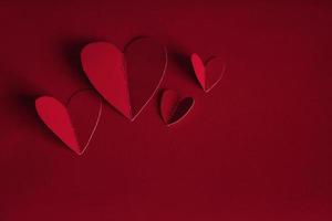 Urlaubskarte. Herz zum Valentinstag. rote Herzen auf einer Rückseite