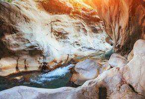 Malerischer Blick auf die Schlucht Göynük in der Türkei. Wunderschöner Berg foto