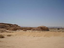 Madain Saleh - Saudi-Arabiens stille Wüstenstadt foto