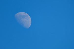 Mond über Hafen von Pormuck Nordirland Vereinigtes Königreich foto