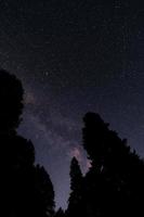 Sternenhimmel im Chugush-Nationalpark in Krasna Polyana Sotschi Russland foto