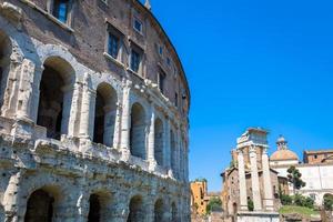 Antikes Äußeres des Teatro Macello - Theater des Marcellus - befindet sich ganz in der Nähe des Kolosseums, Rom, Italien. foto